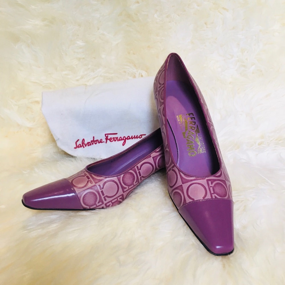 NEW Salvatore Ferragamo Purple Heel Pumps